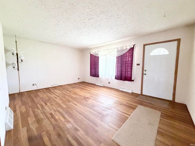 57292 Poppy Road, South Bend, IN 46619
