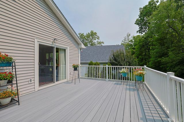 3253 State Route 52, Pine Bush, NY 12566