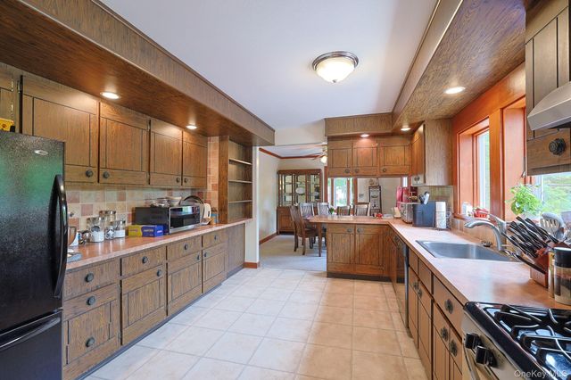 3253 State Route 52, Pine Bush, NY 12566