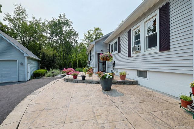 3253 State Route 52, Pine Bush, NY 12566