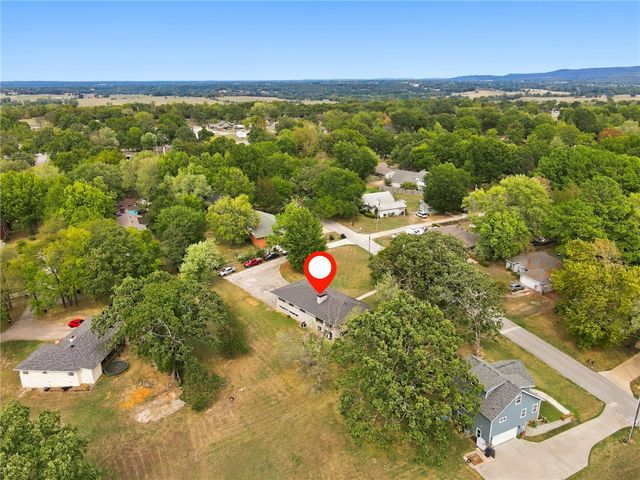 220 N Summit Street, Prairie Grove, AR 72753