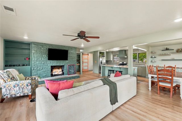 220 N Summit Street, Prairie Grove, AR 72753
