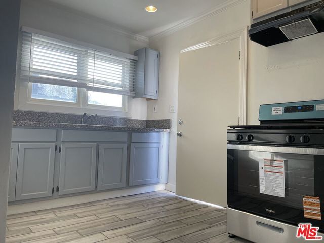 2309 S Budlong Avenue, Los Angeles, CA 90007