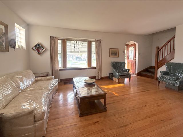 2142 W 77th Place, Chicago, IL 60620