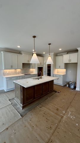 572 Baker Rd, Columbia, TN 38401