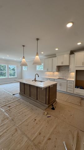 572 Baker Rd, Columbia, TN 38401