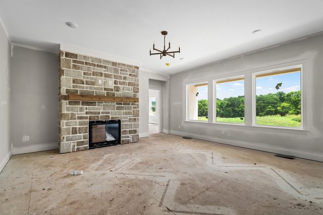 572 Baker Rd, Columbia, TN 38401