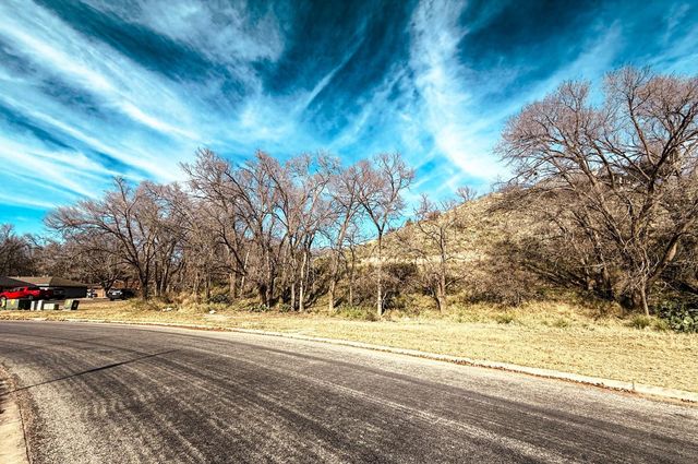 18 Lakeshore Drive, Ransom Canyon, TX 79366