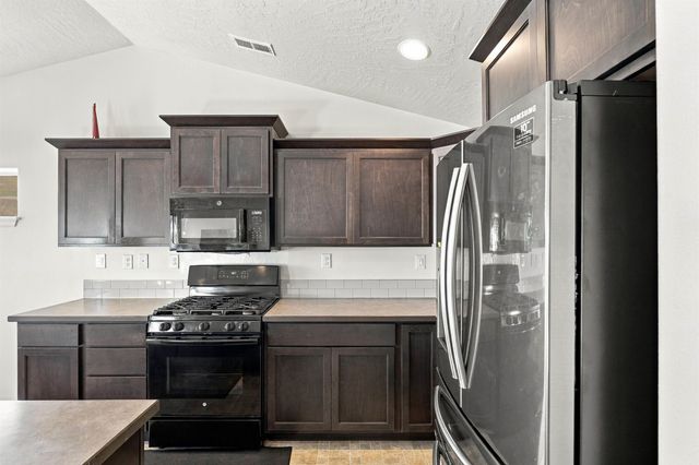 8531 W Pirates Ct, Spokane, WA 99224