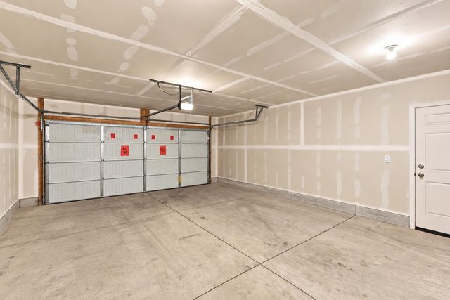 8531 W Pirates Ct, Spokane, WA 99224