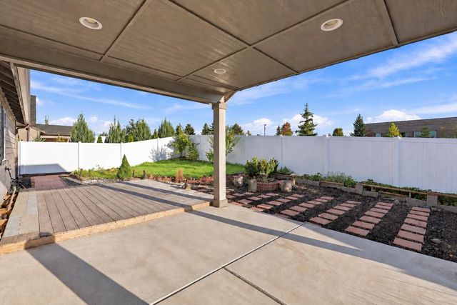 8531 W Pirates Ct, Spokane, WA 99224