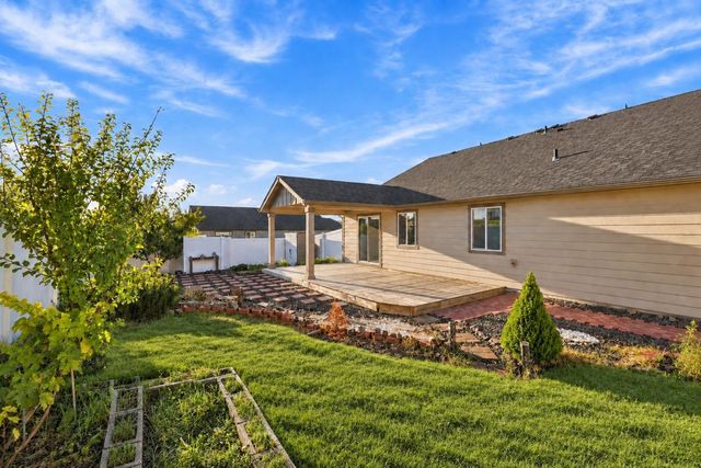 8531 W Pirates Ct, Spokane, WA 99224