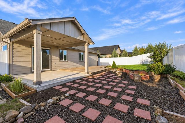 8531 W Pirates Ct, Spokane, WA 99224
