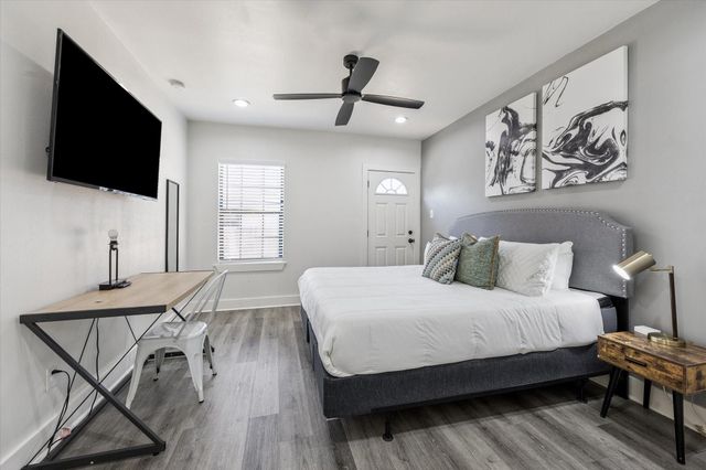 2302 Sumpter Street 2, Houston, TX 77026