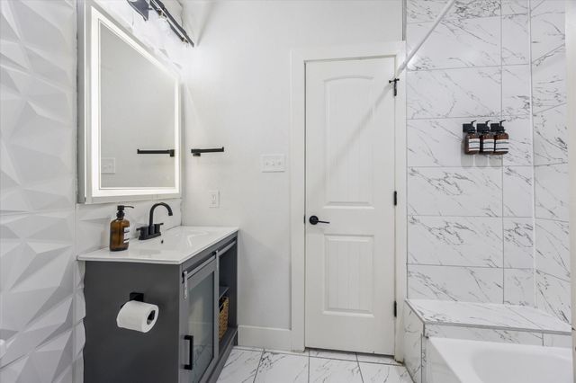 2302 Sumpter Street 2, Houston, TX 77026