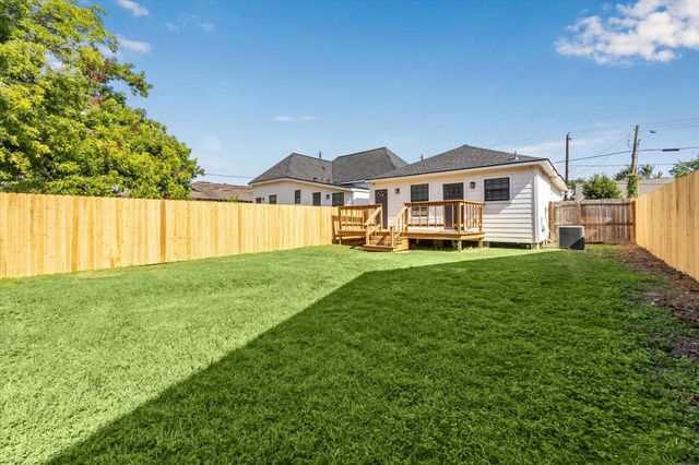 2302 Sumpter Street 2, Houston, TX 77026