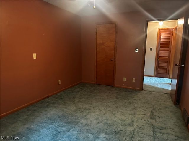 182 Wayne Avenue, Akron, OH 44301