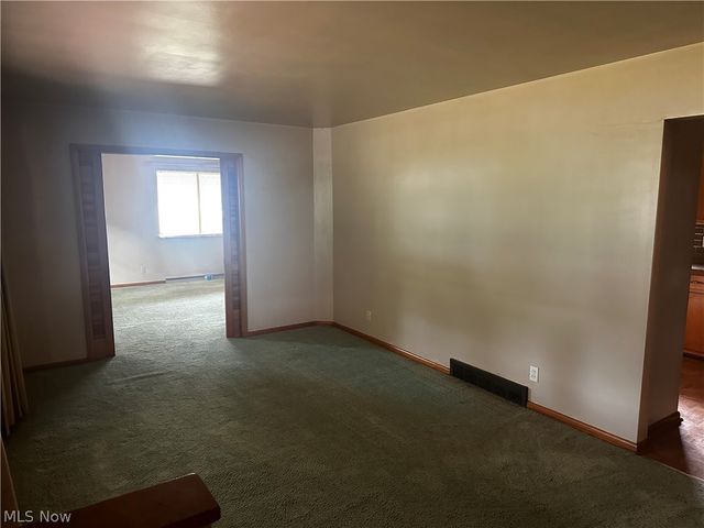 182 Wayne Avenue, Akron, OH 44301