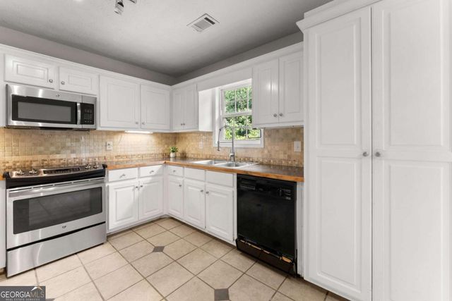 4516 Nohl Ridge Lane, Flowery Branch, GA 30542