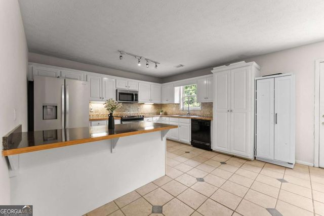 4516 Nohl Ridge Lane, Flowery Branch, GA 30542