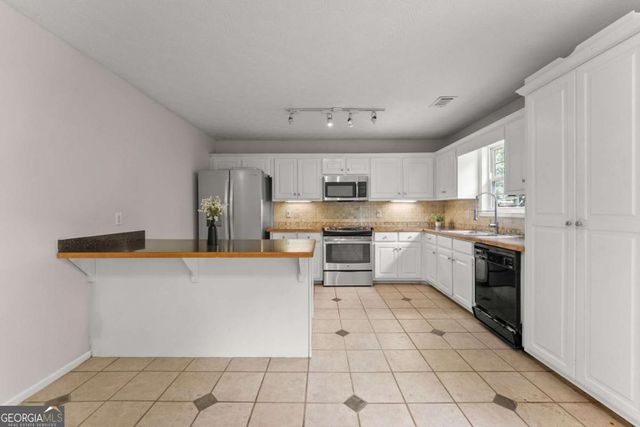 4516 Nohl Ridge Lane, Flowery Branch, GA 30542