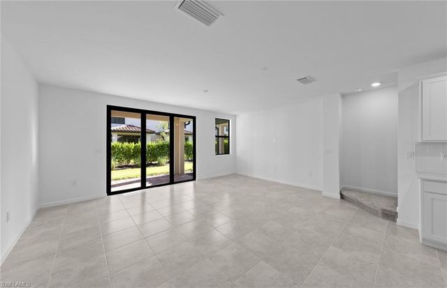 1552 Lake Jessup CIR, Cape Coral, FL 33909