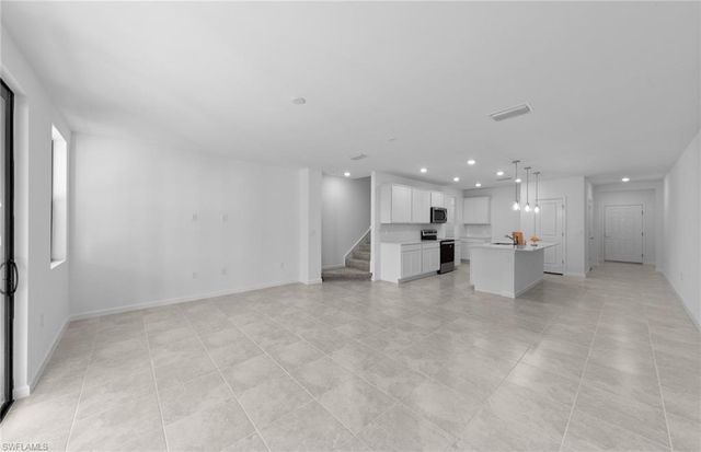 1552 Lake Jessup CIR, Cape Coral, FL 33909