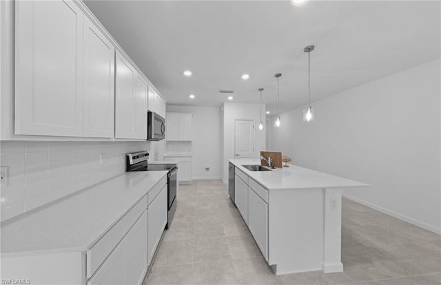 1552 Lake Jessup CIR, Cape Coral, FL 33909
