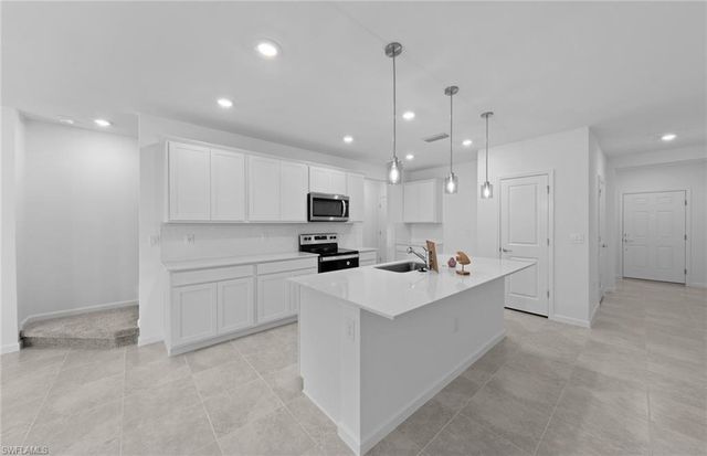 1552 Lake Jessup CIR, Cape Coral, FL 33909