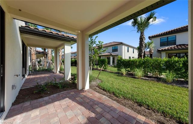 1552 Lake Jessup CIR, Cape Coral, FL 33909