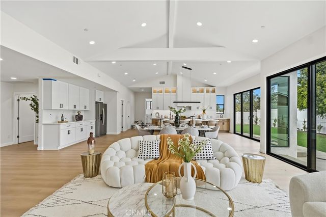 12621 Singing Wood Drive, Santa Ana, CA 92705