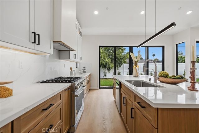 12621 Singing Wood Drive, Santa Ana, CA 92705