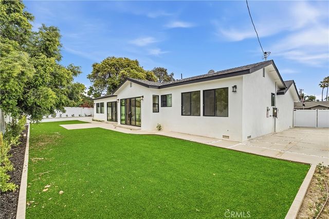 12621 Singing Wood Drive, Santa Ana, CA 92705