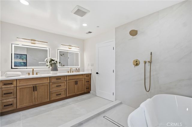 12621 Singing Wood Drive, Santa Ana, CA 92705