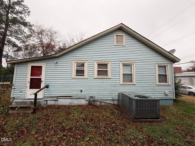 408 E Canary Street, Dunn, NC 28334