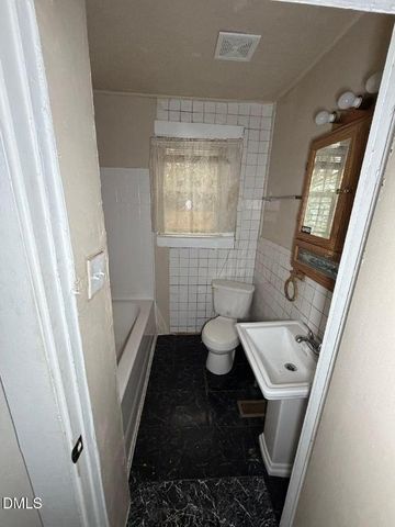 408 E Canary Street, Dunn, NC 28334