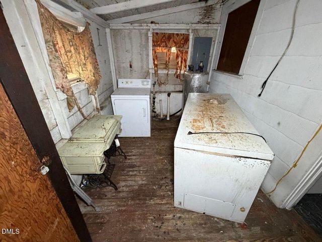 408 E Canary Street, Dunn, NC 28334