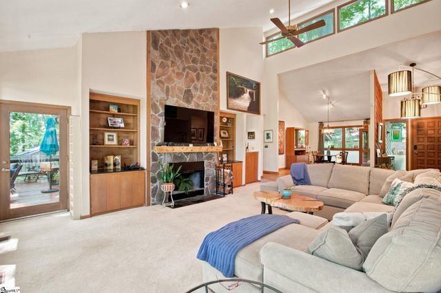 108 Whittlin Way, Taylors, SC 29687