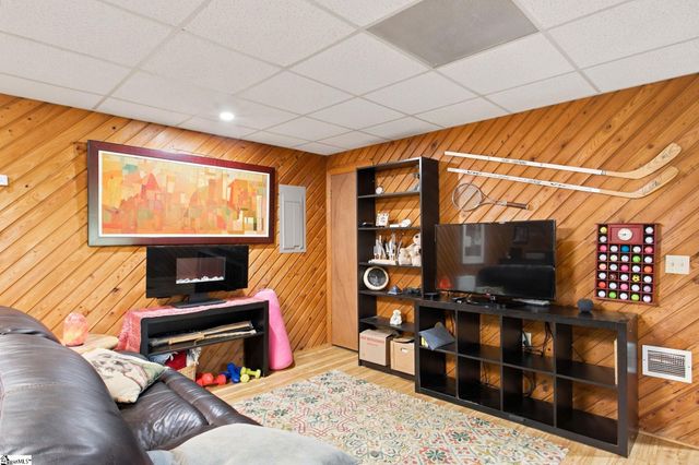 108 Whittlin Way, Taylors, SC 29687