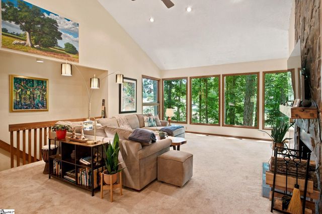 108 Whittlin Way, Taylors, SC 29687
