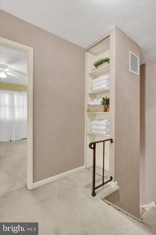 801 HILLS DR, Gettysburg, PA 17325