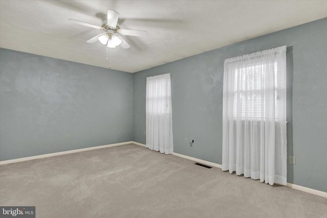 801 HILLS DR, Gettysburg, PA 17325