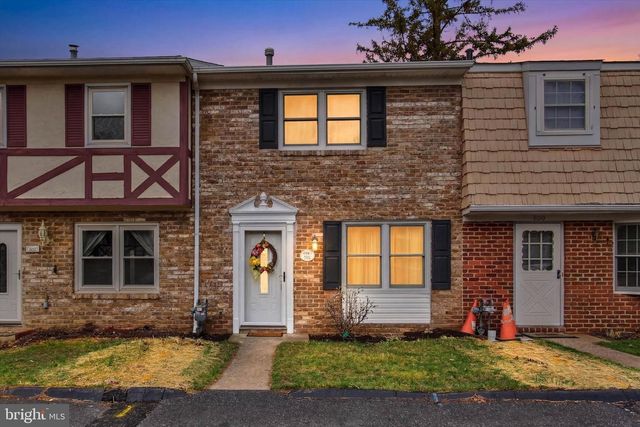 801 HILLS DR, Gettysburg, PA 17325