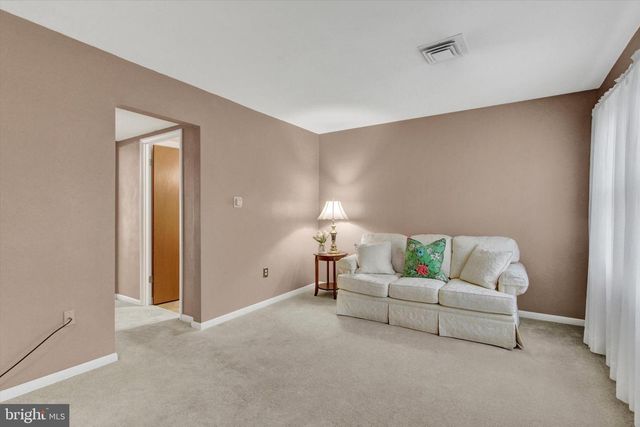 801 HILLS DR, Gettysburg, PA 17325