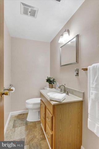 801 HILLS DR, Gettysburg, PA 17325