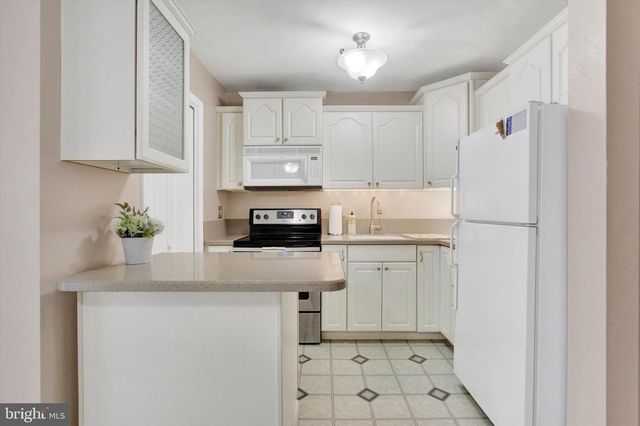 801 HILLS DR, Gettysburg, PA 17325