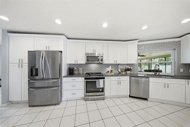 20140 W COUNTY LINE ROAD, Lutz, FL 33558