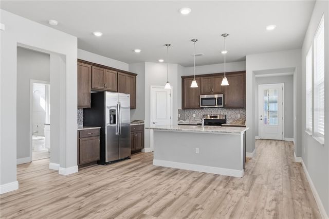 1556 N RIVER CIRCLE, Tarpon Springs, FL 34689