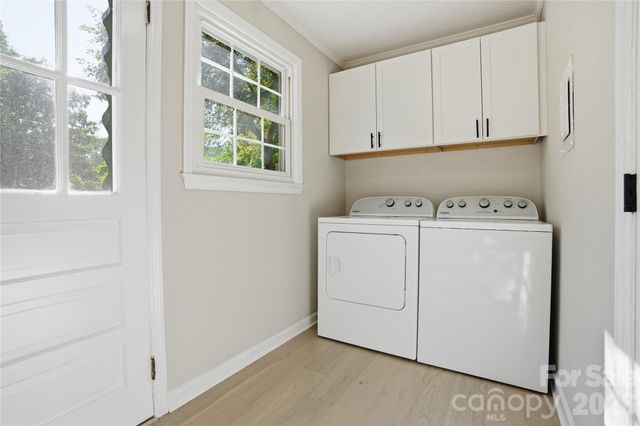 1968 12th Street Place NE, Hickory, NC 28601
