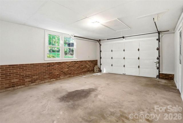 1968 12th Street Place NE, Hickory, NC 28601